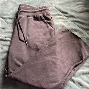 Eddie Bauer cropped flare sweats.  Small petite. Very soft and comfy.